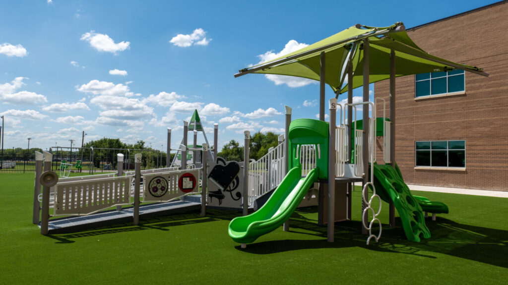 Hunter Knepshield Playground Installation